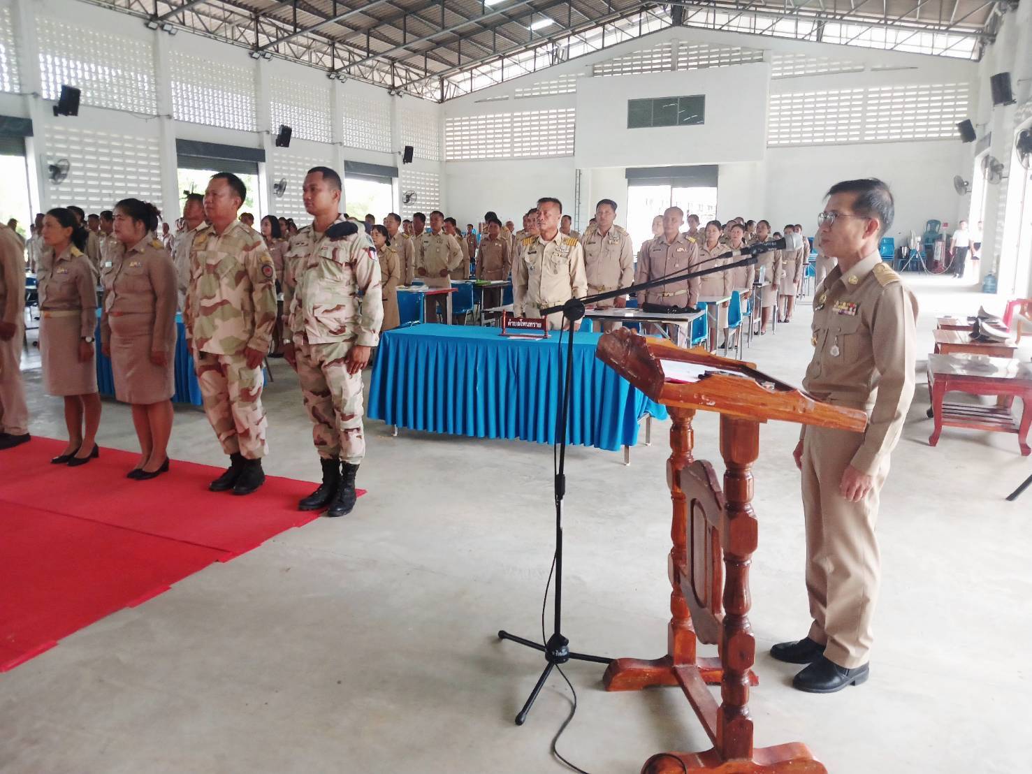 พช.โพนทราย เข้าร่วมกิจกรรมเชิญธงชาติไทยและร้องเพลงชาติไทย เนื่องในวันพระราชทานธงชาติไทย (Thai National Flag Day) ประจำปี 2568